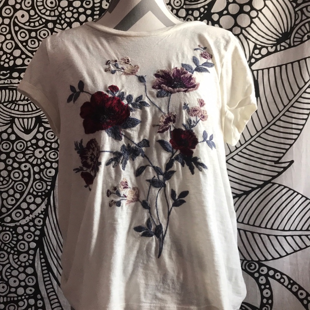 Soft and sexy, embroidered American eagle shirt